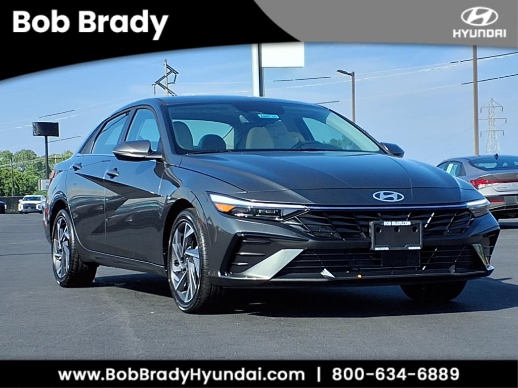 2025 Hyundai Elantra Limited's photo