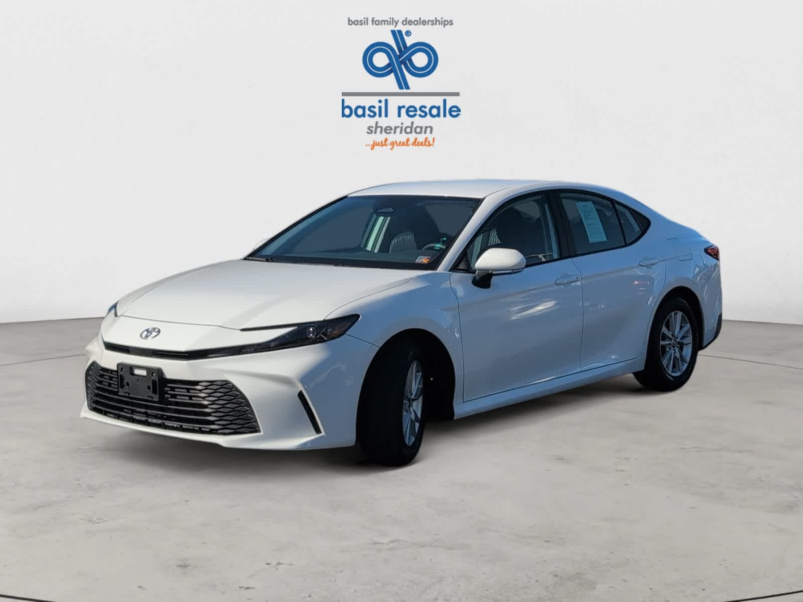 2025 Toyota Camry LE photo 2
