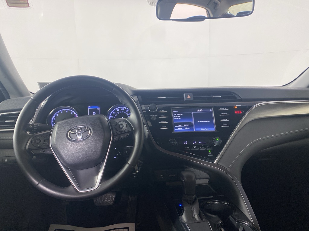 2018 Toyota Camry SE photo 13