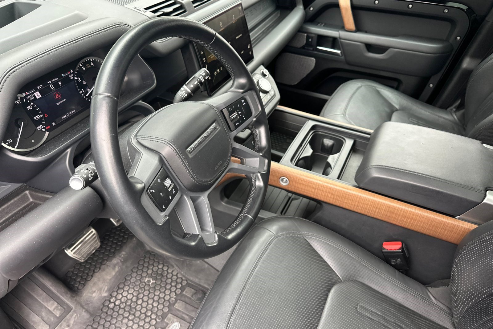 2023 Land Rover Defender 130 X photo 3