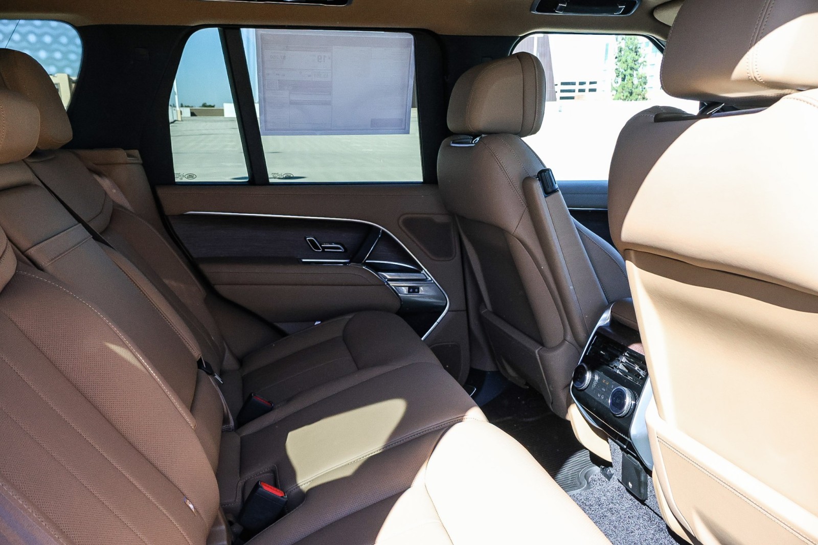 2025 Land Rover Range Rover SE photo 13