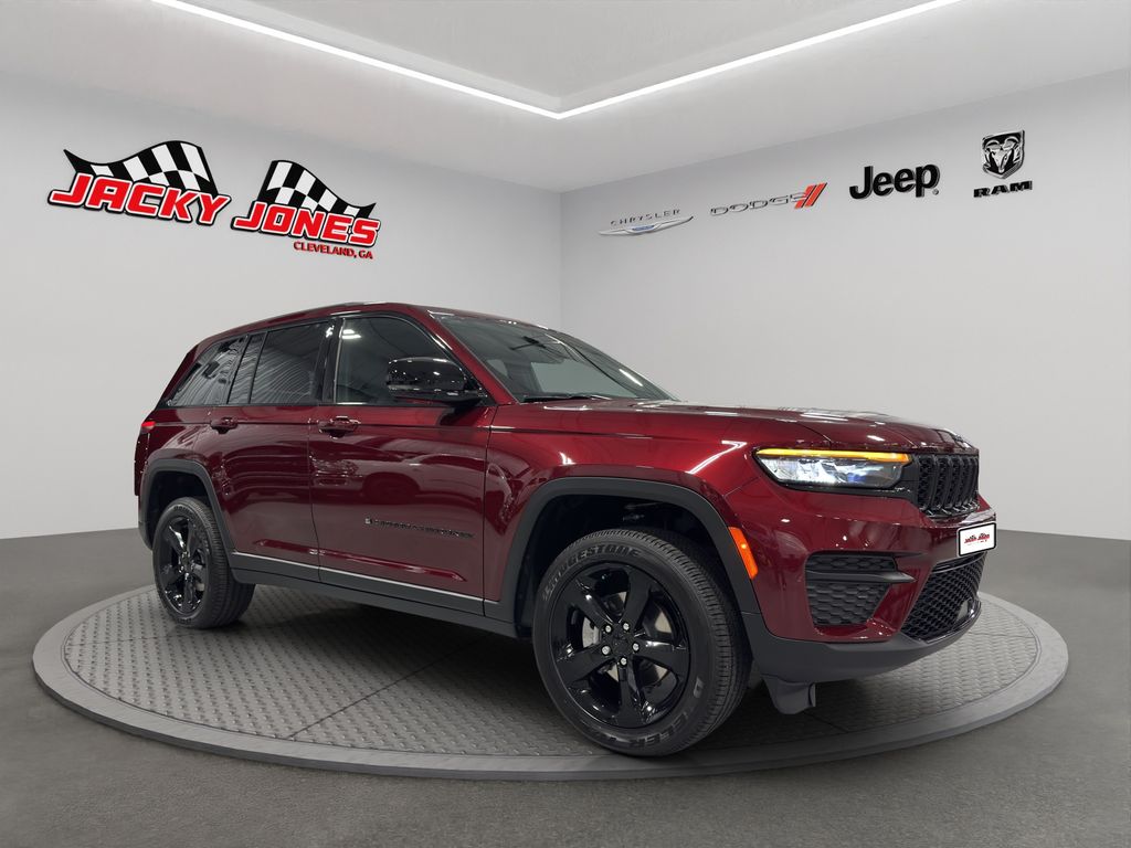 2025 Jeep Grand Cherokee Laredo Altitude photo 4