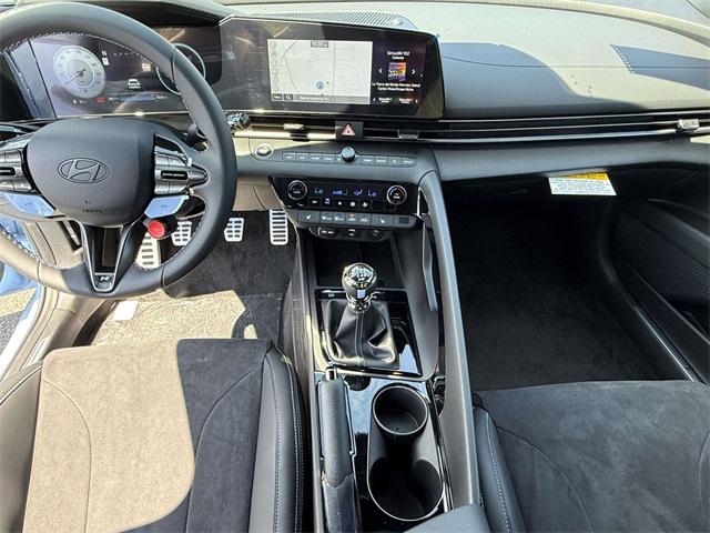 2025 Hyundai Elantra N Base photo 16