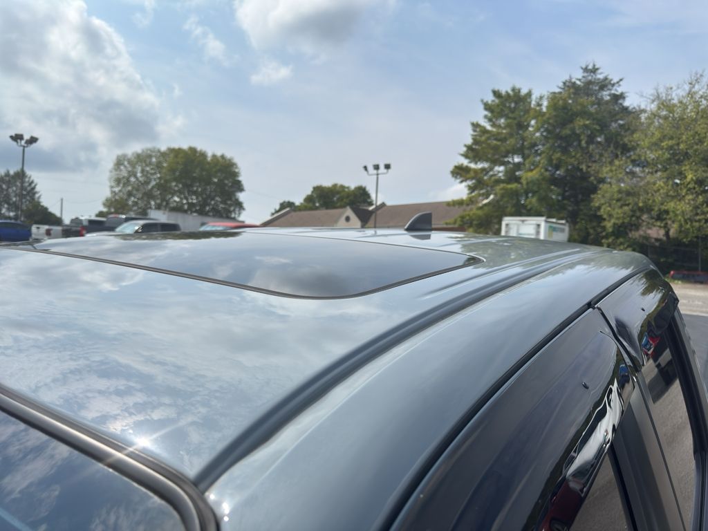 2024 Nissan Frontier PRO-4X photo 9
