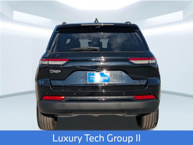 2025 Jeep Grand Cherokee Limited photo 4