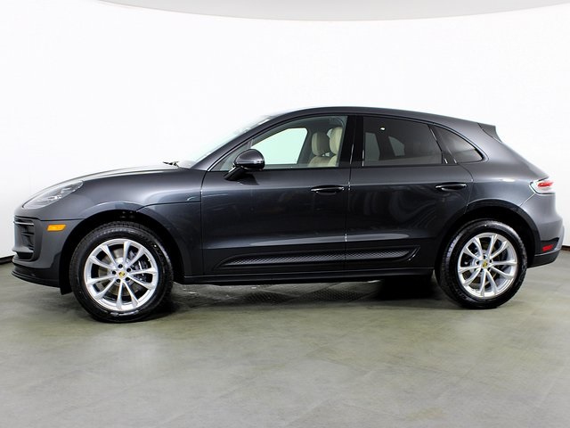 2025 Porsche Macan T photo 2