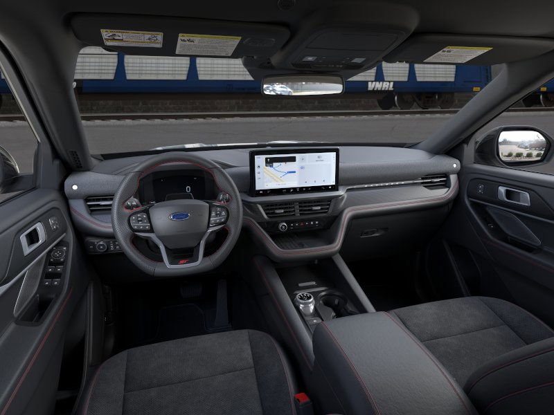 2025 Ford Explorer ST photo 4