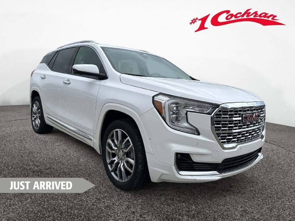 2023 GMC Terrain Denali's photo