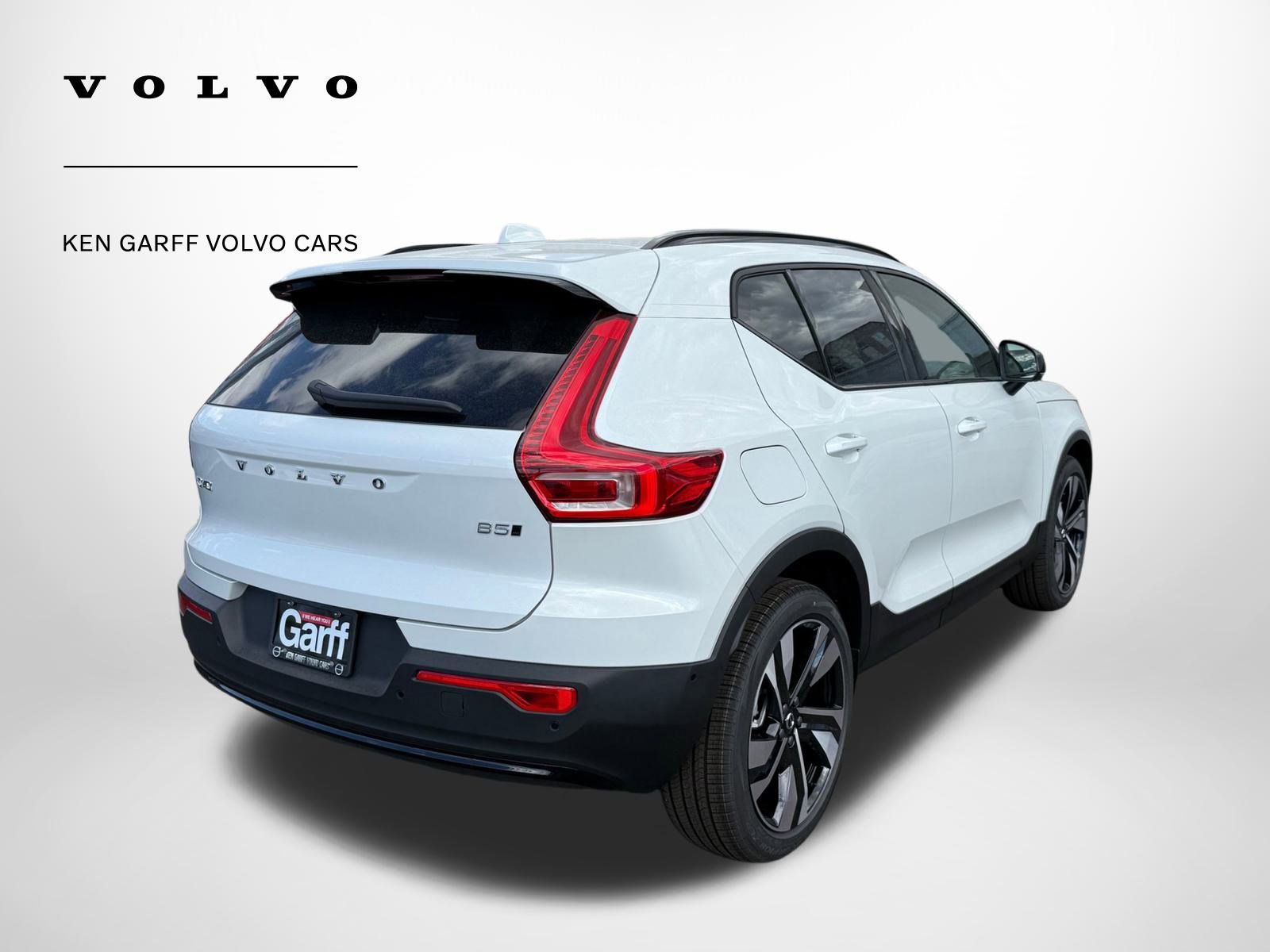 2026 Volvo XC40 photo 3