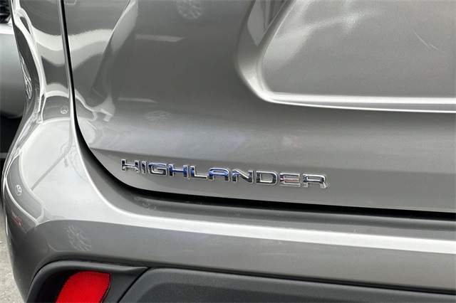 2025 Toyota Highlander XLE photo 26