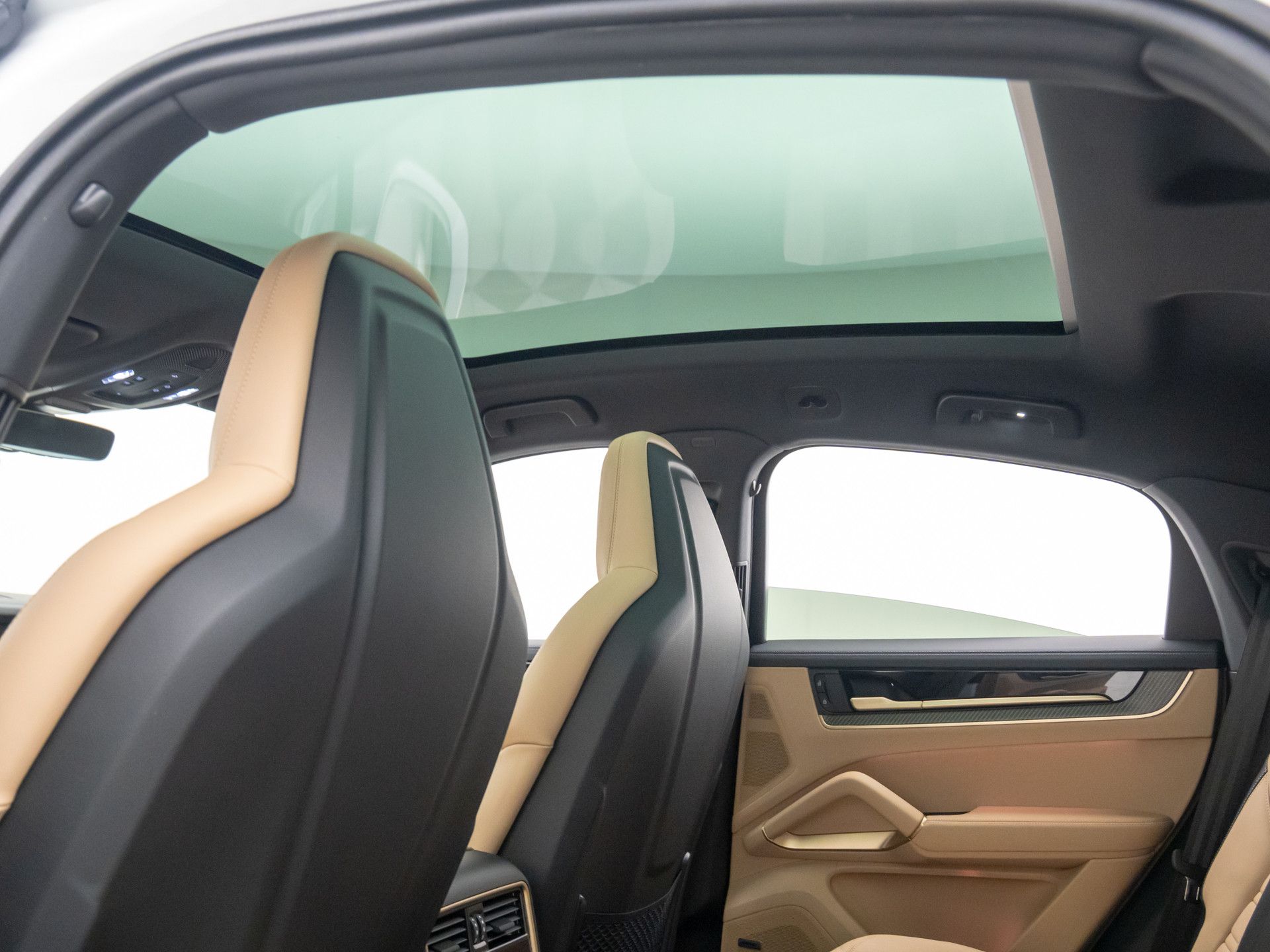 2025 Porsche Cayenne Coupe S photo 13