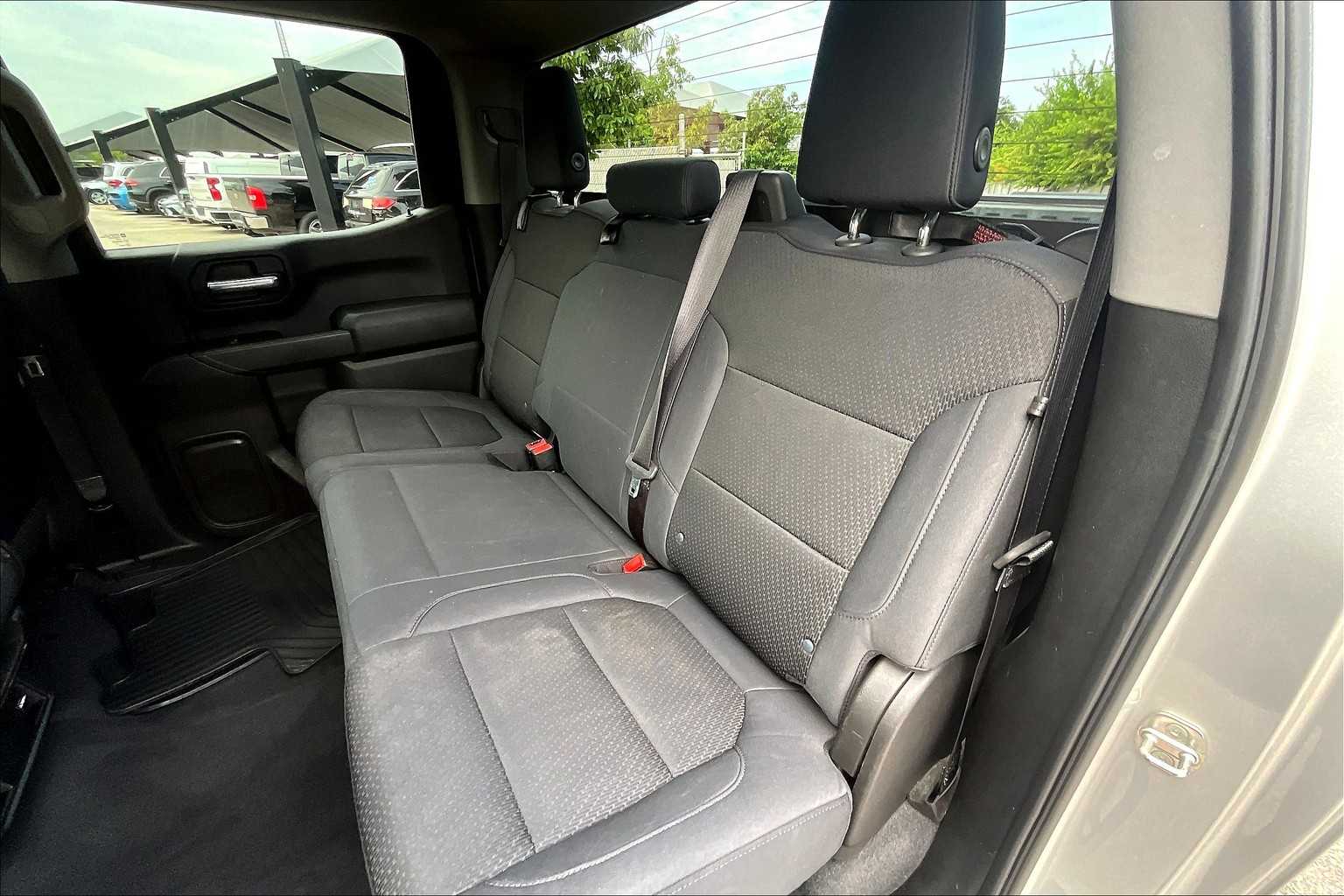 2019 Chevrolet Silverado 1500 Custom photo 14