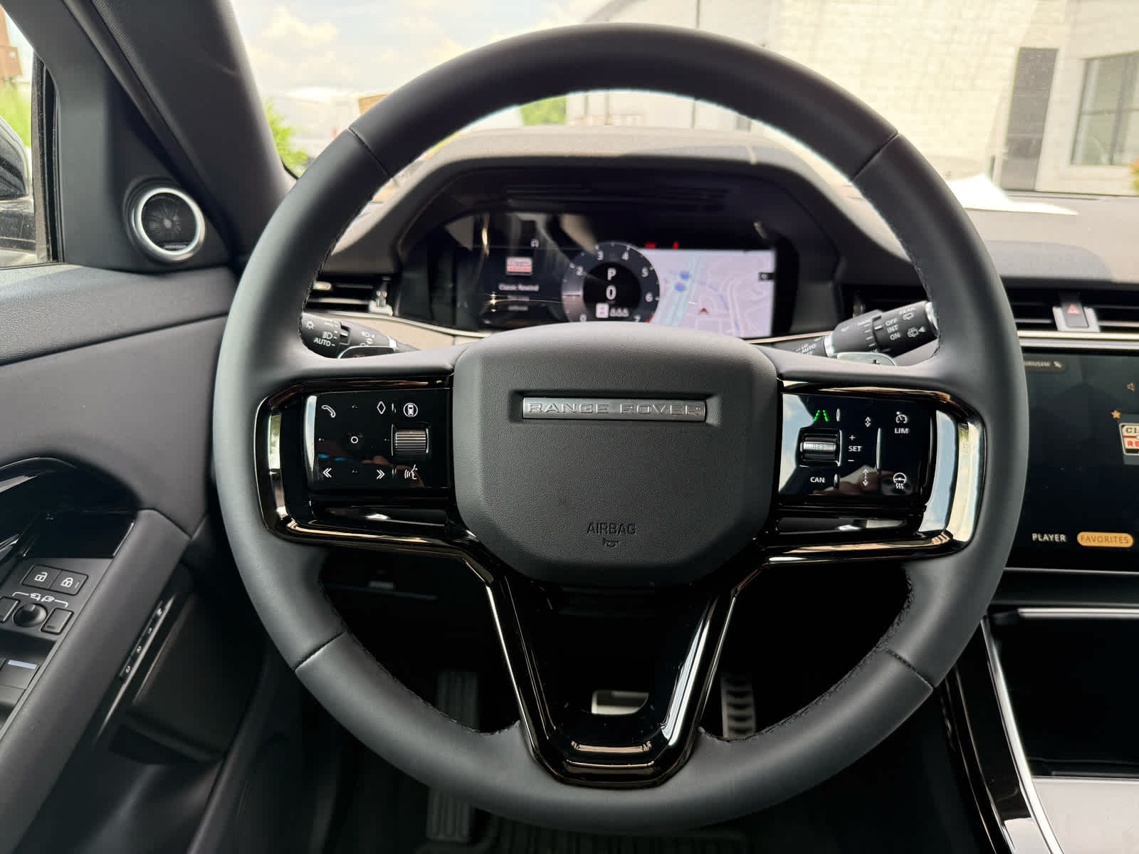 2024 Land Rover Range Rover Evoque Dynamic SE photo 14