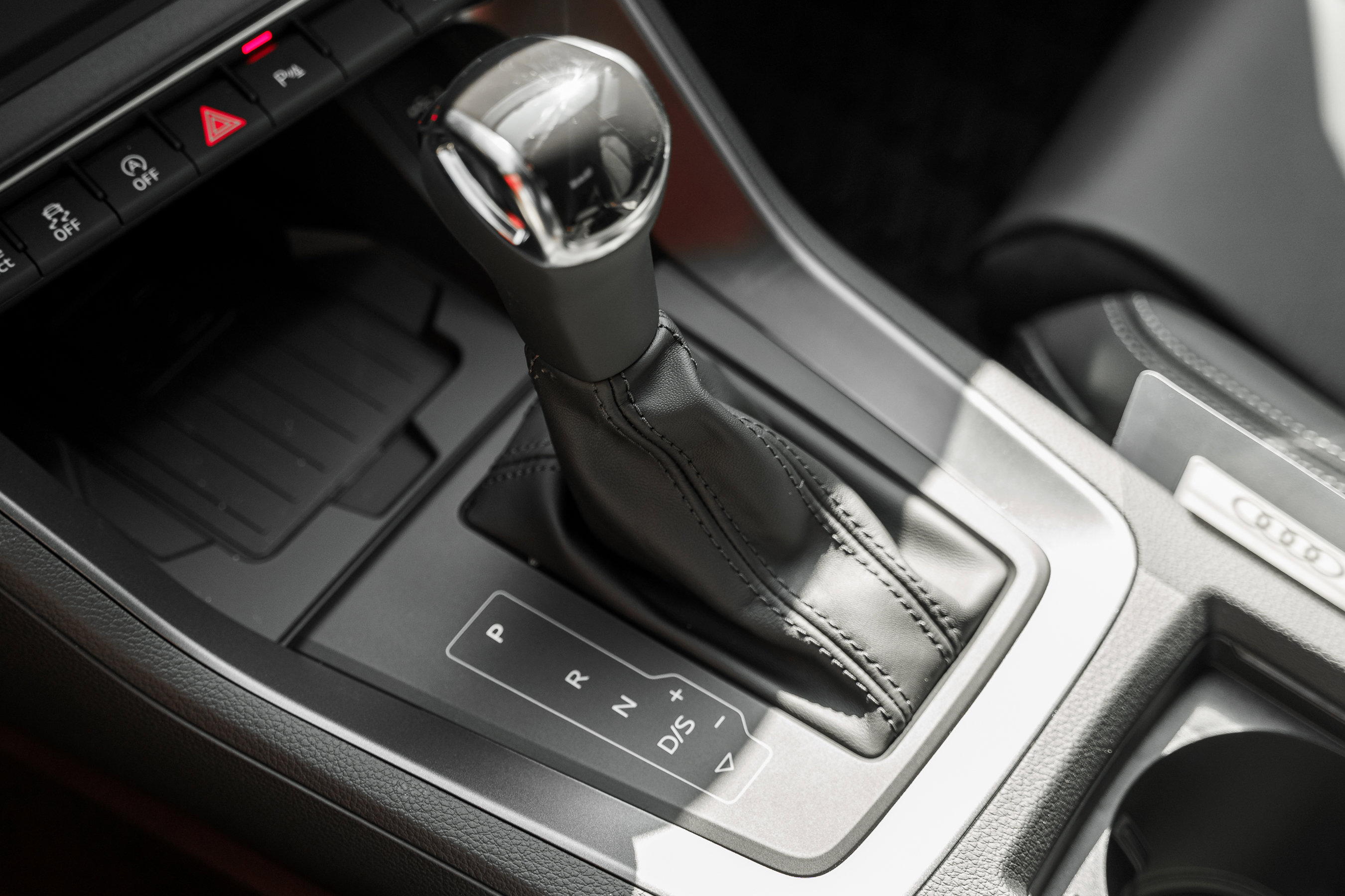 2025 Audi Q3 S line Premium photo 11