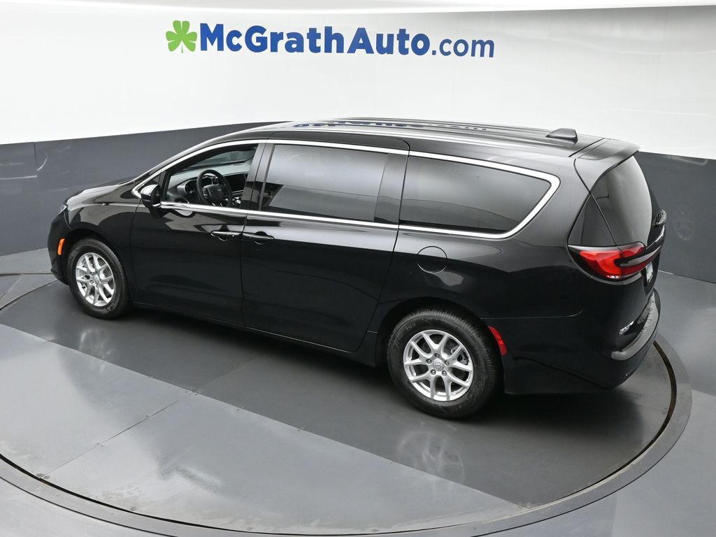 2026 Chrysler Pacifica photo 28