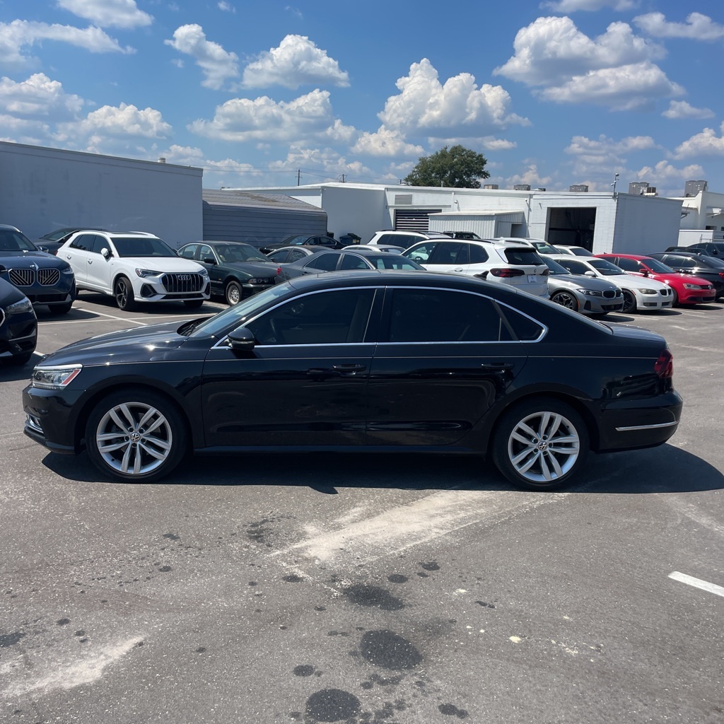 2018 Volkswagen Passat 2.0T SE photo 2