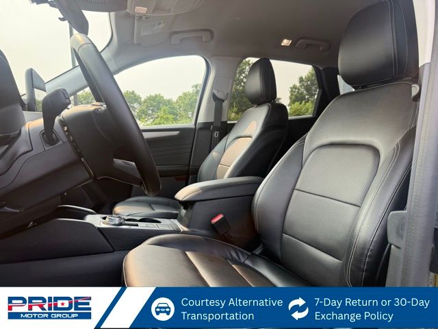 2022 Ford Escape SEL photo 14