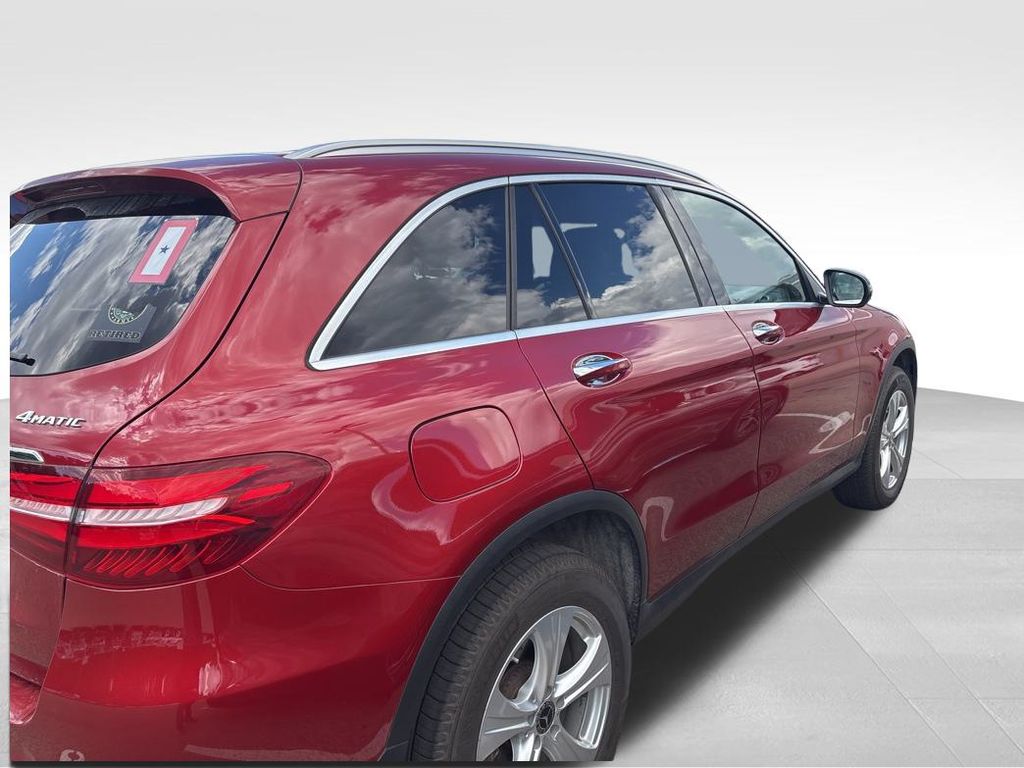 2018 Mercedes Benz GLC 300 4MATIC photo 12