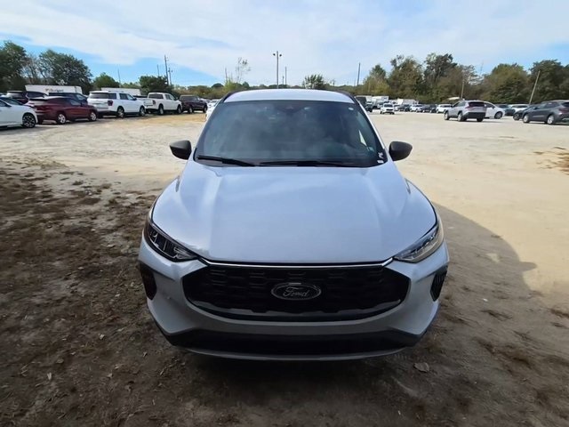 2025 Ford Escape ST-Line photo 2