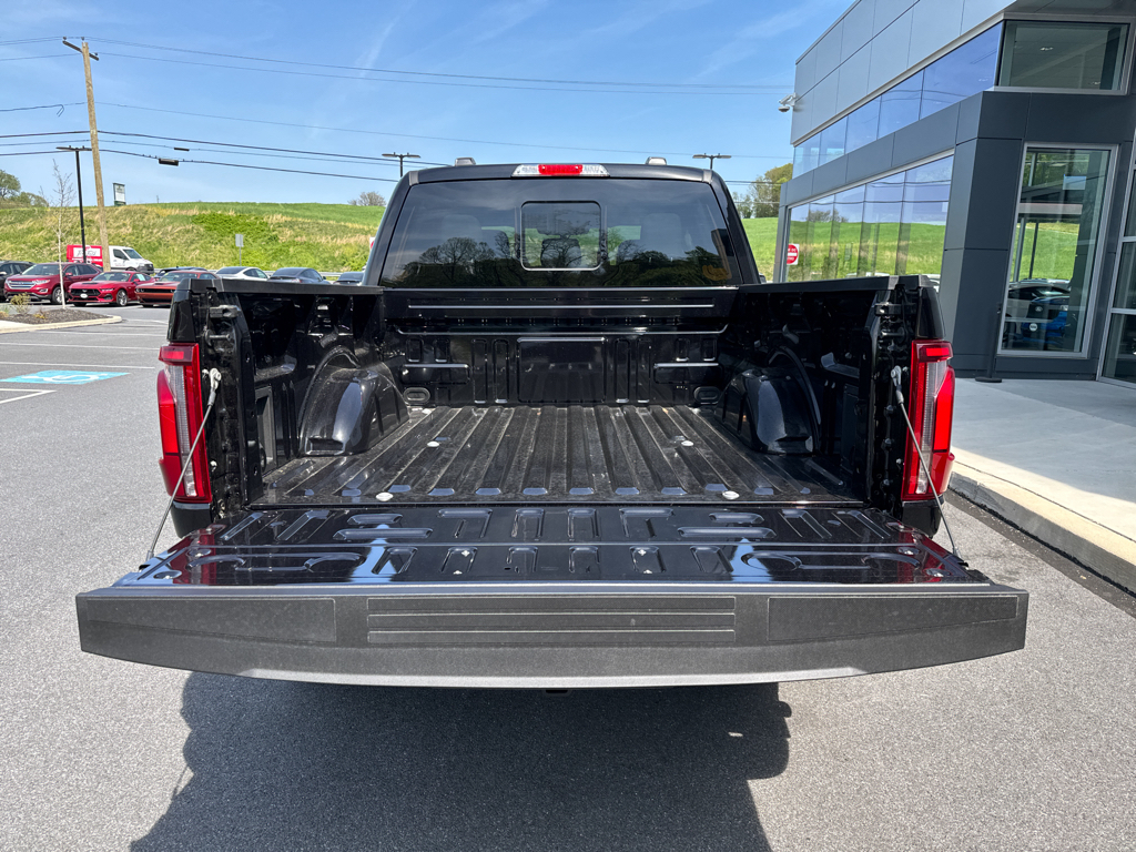 2025 Ford F-150 Lariat photo 3