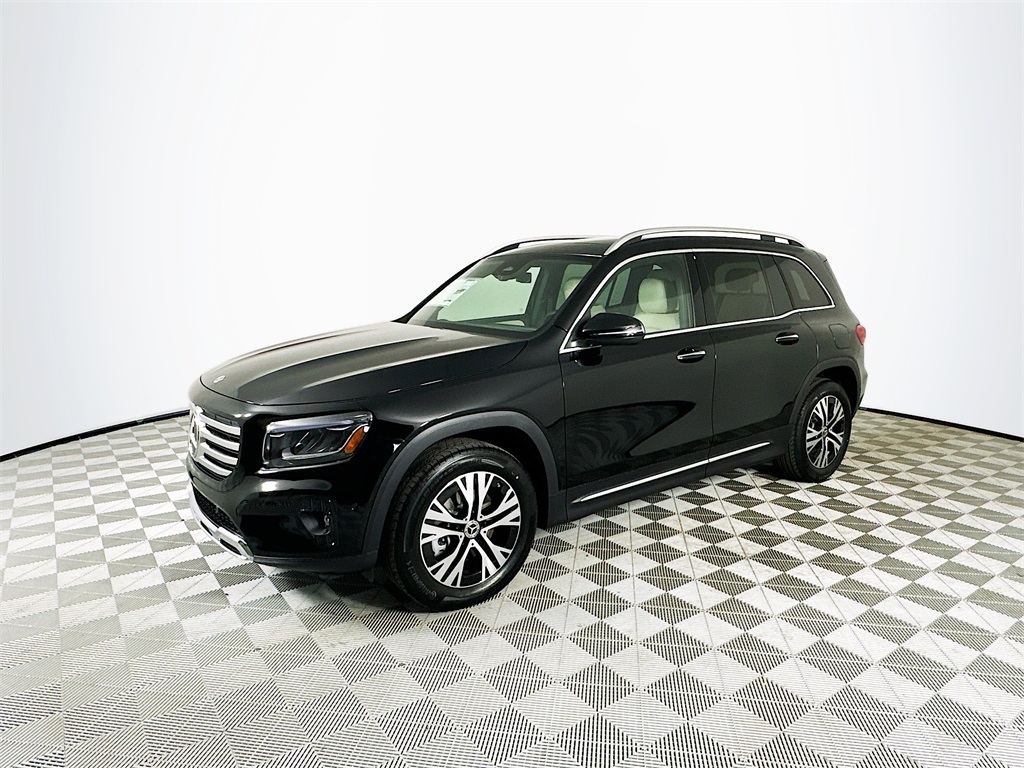 2025 Mercedes Benz GLB 250 photo 3
