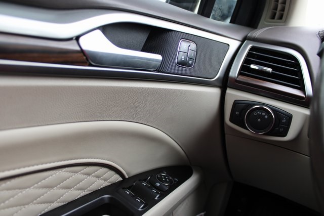 2017 Ford Fusion Platinum photo 23