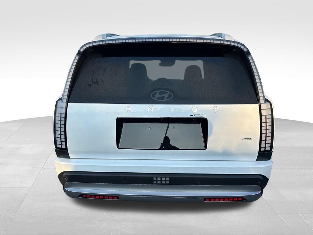 2026 Hyundai Ioniq SE photo 4