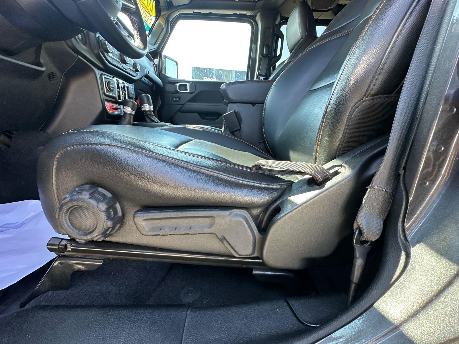 2021 Jeep Gladiator Mojave photo 14