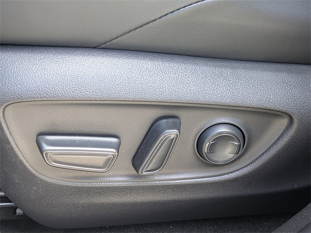 2025 Toyota RAV4 Hybrid XSE photo 23