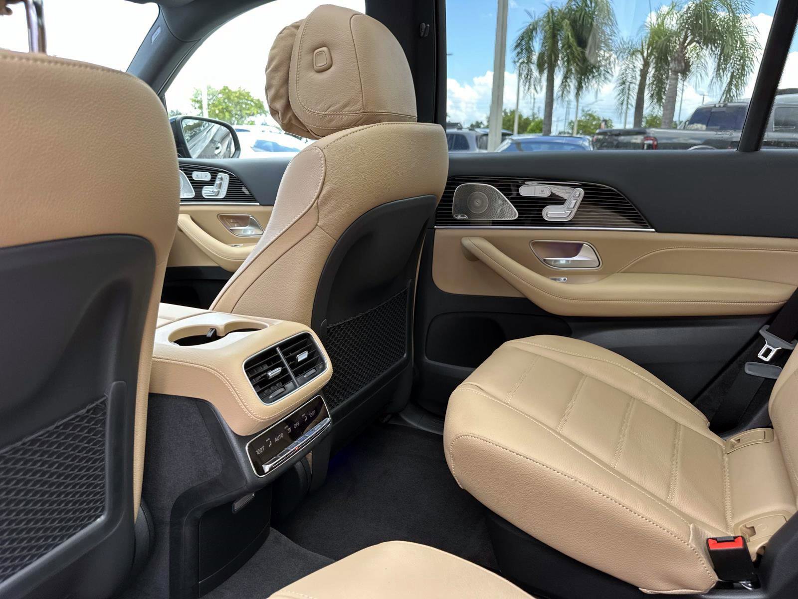 2026 Mercedes Benz GLS 580 4MATIC photo 15