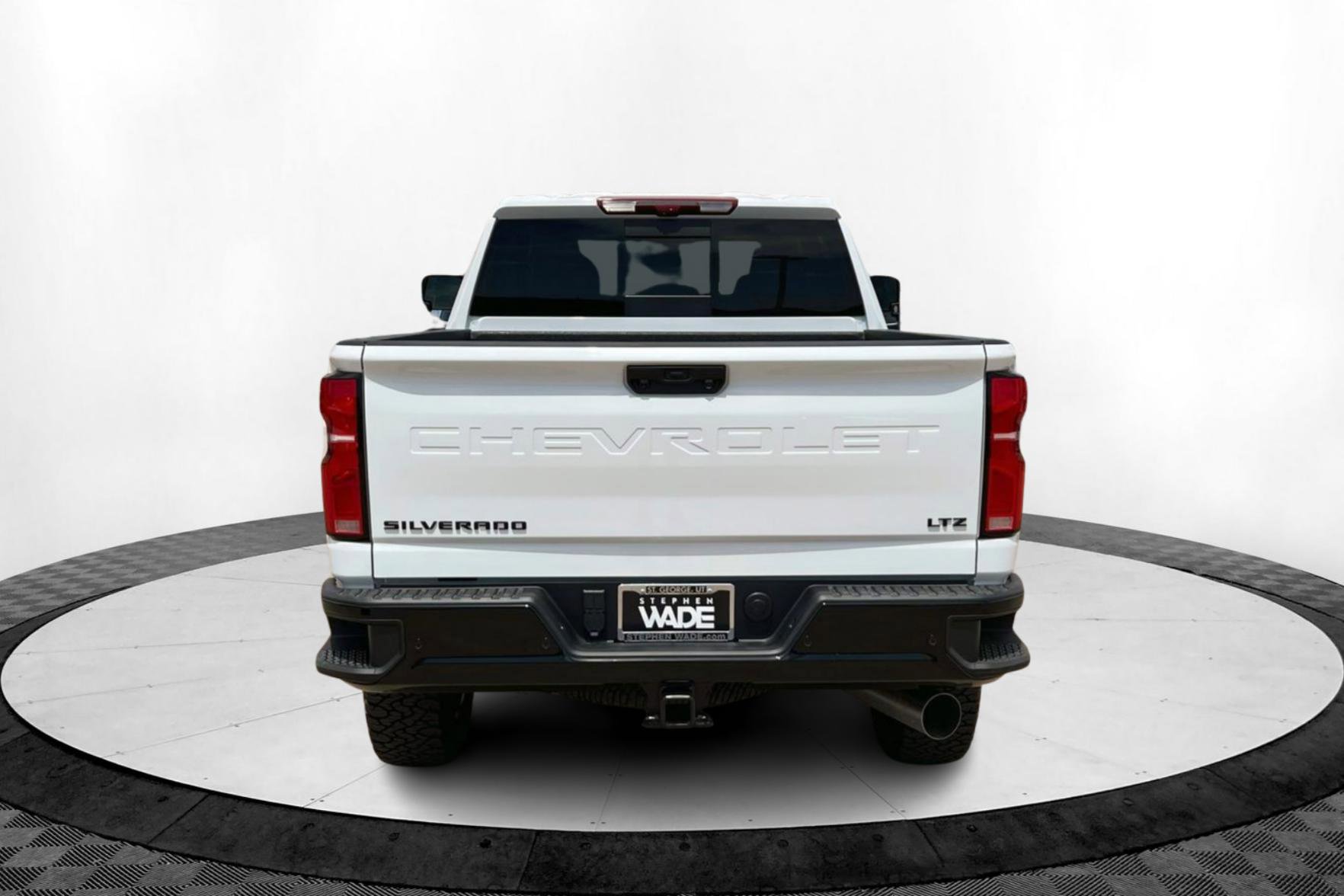 2025 Chevrolet Silverado 3500HD LTZ photo 4