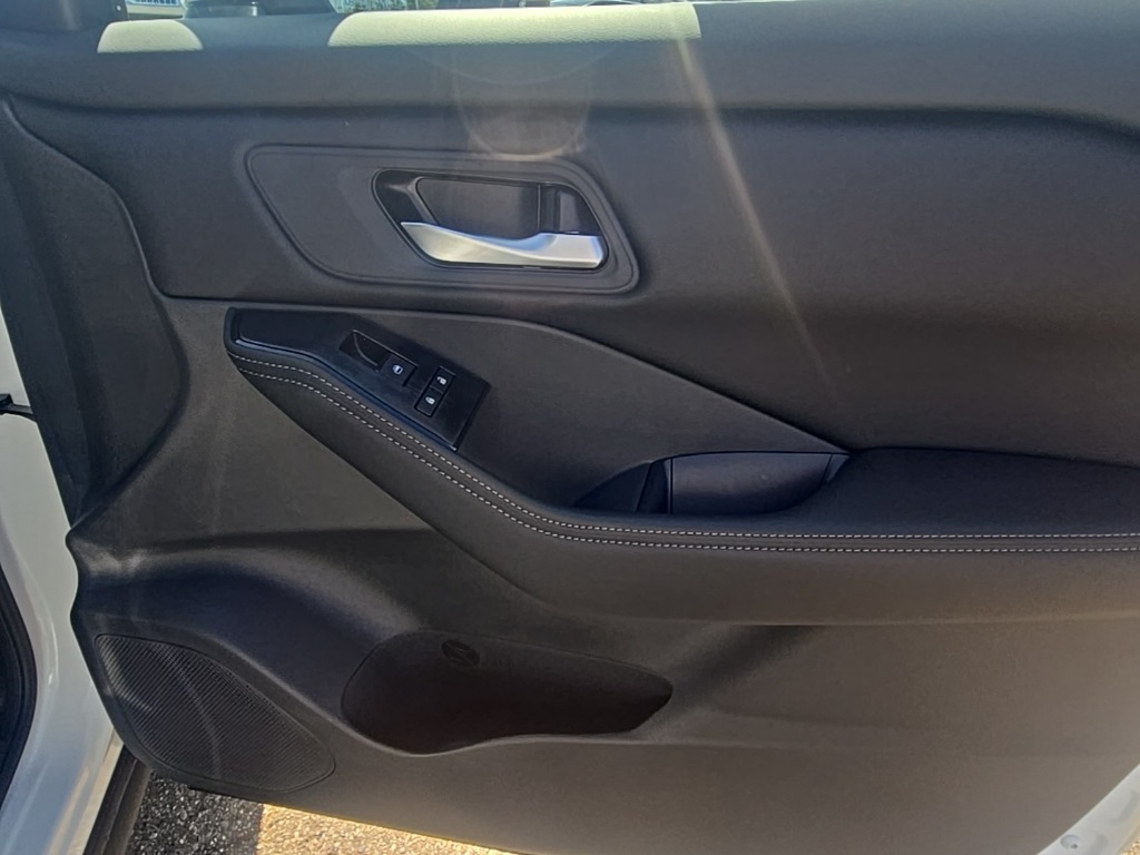 2026 Nissan Rogue SV photo 20
