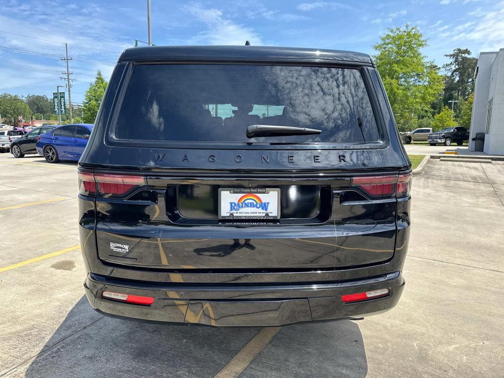 2023 Jeep Wagoneer Series II Carbide photo 4
