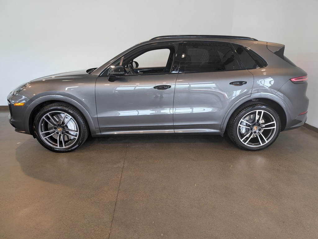 2019 Porsche Cayenne Turbo photo 3