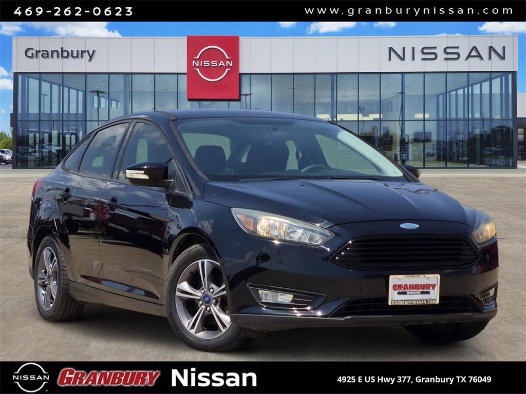 2017 Ford Focus SE's photo