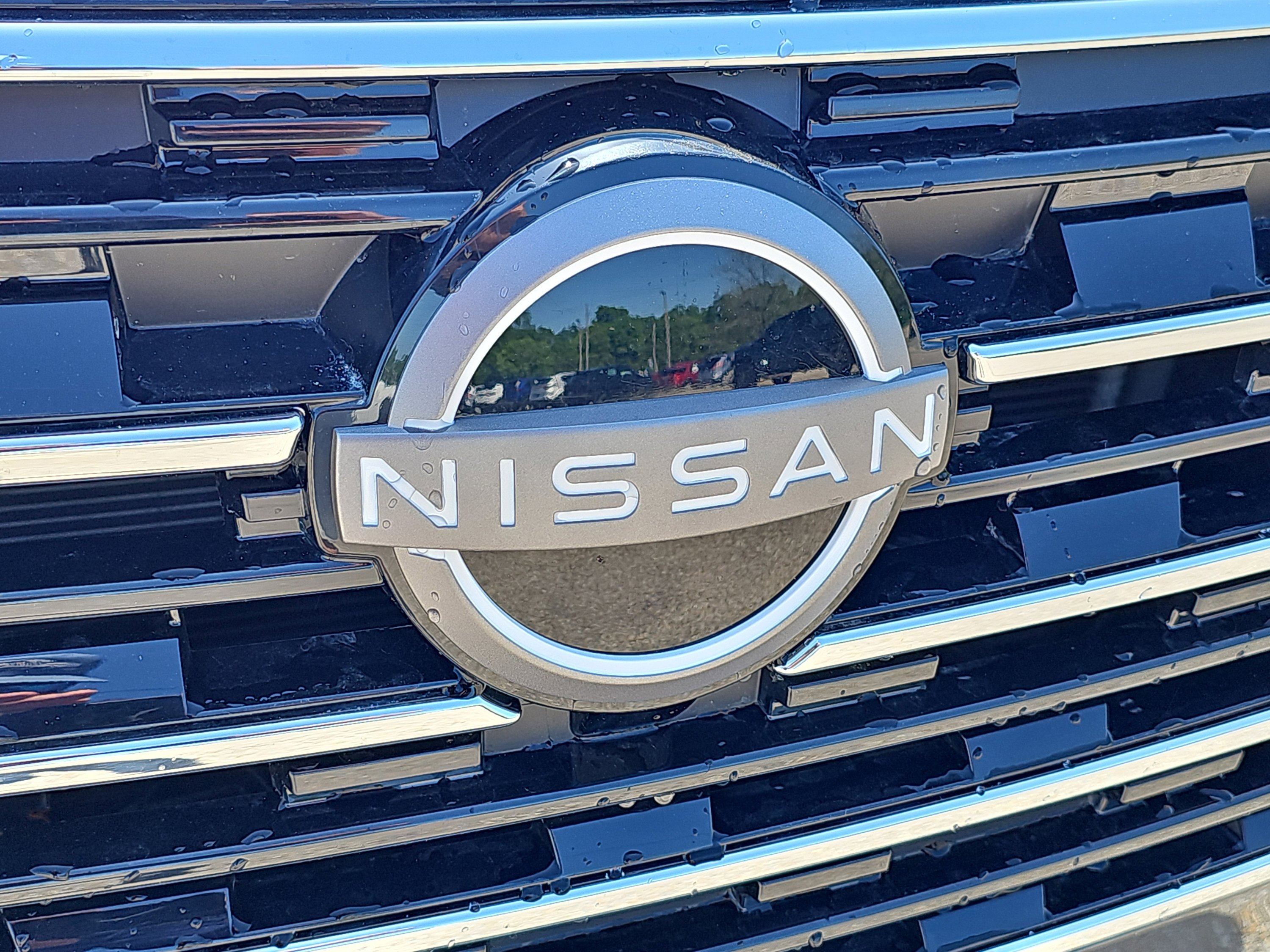 2025 Nissan Rogue SV photo 3