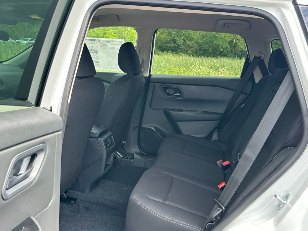 2026 Nissan Rogue S photo 13