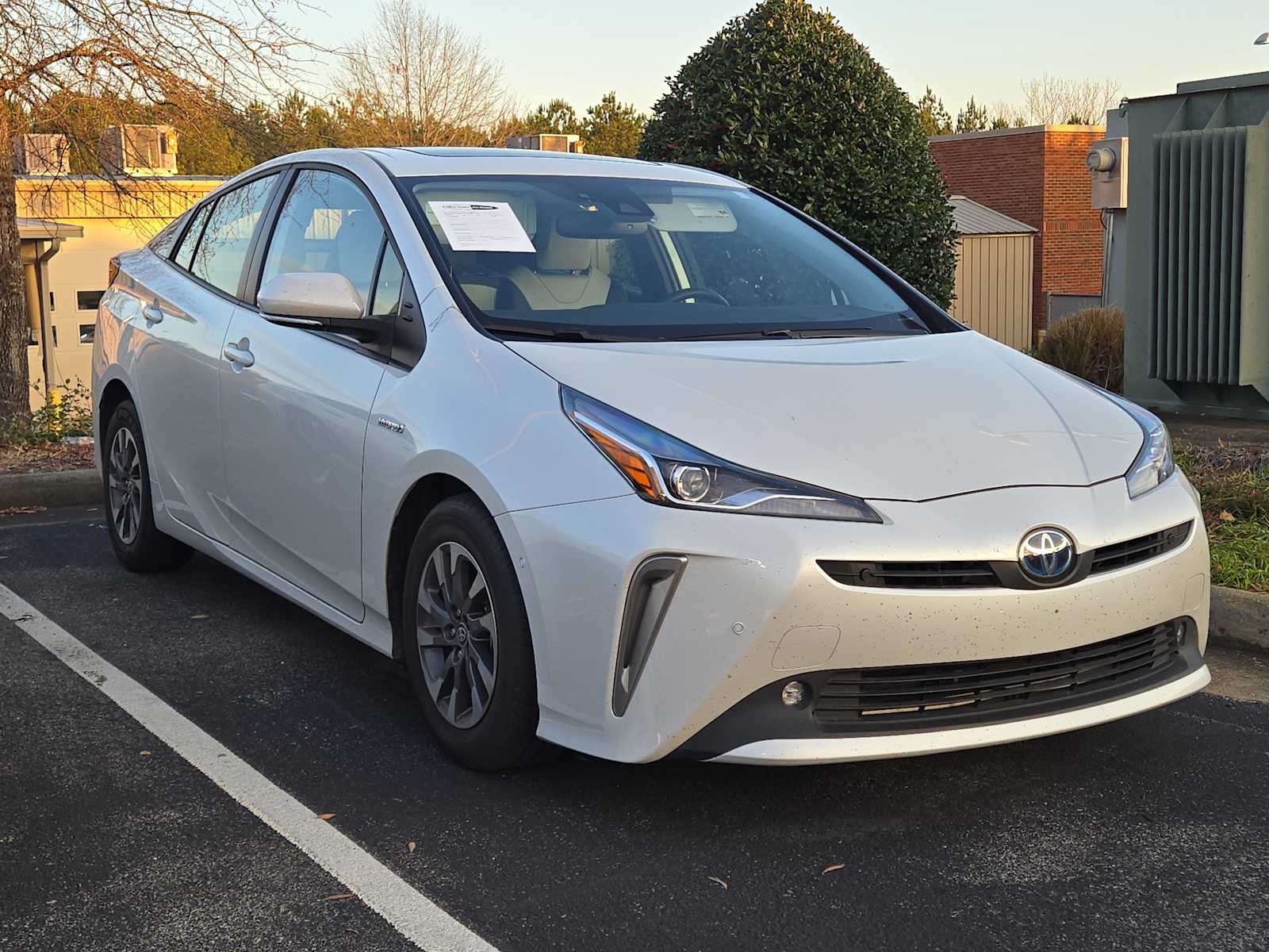 2022 Toyota Prius Limited's photo