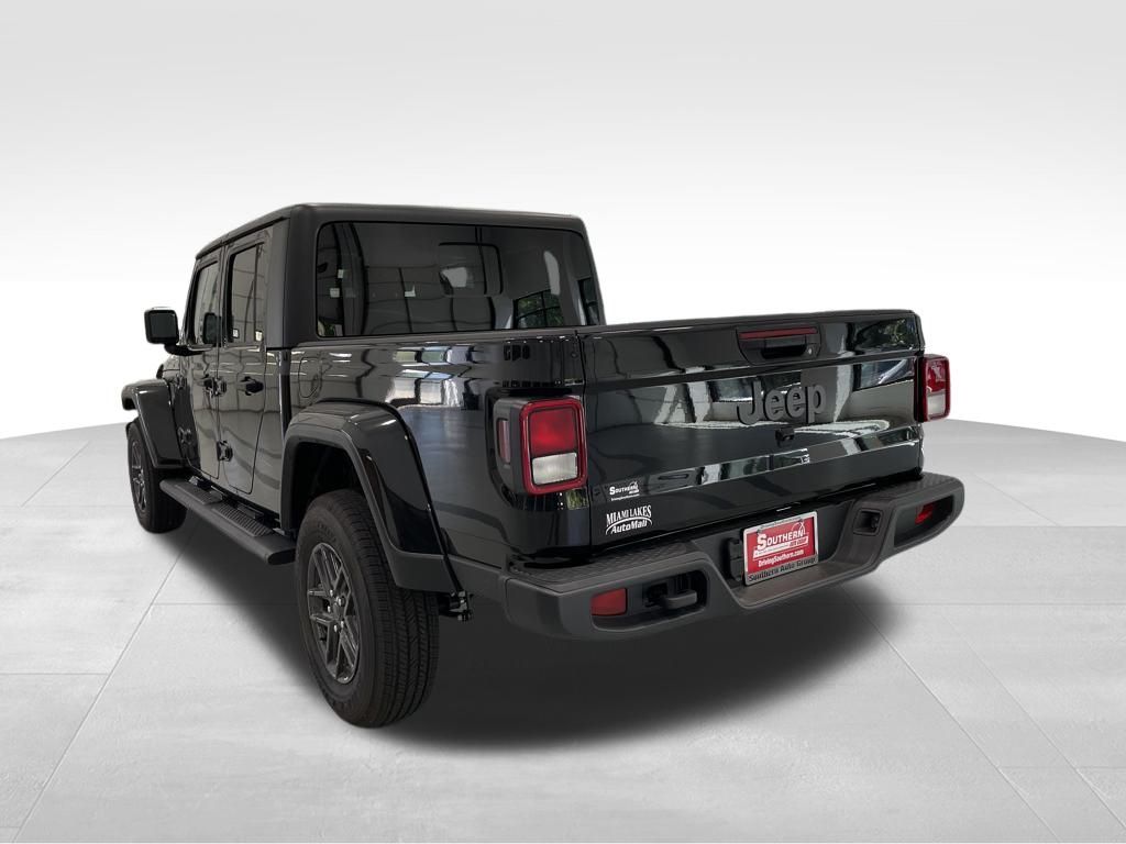 2024 Jeep Gladiator Sport photo 7