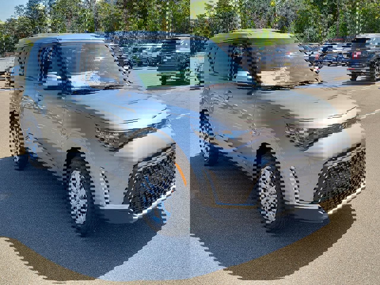 2025 Kia Soul LX photo 2
