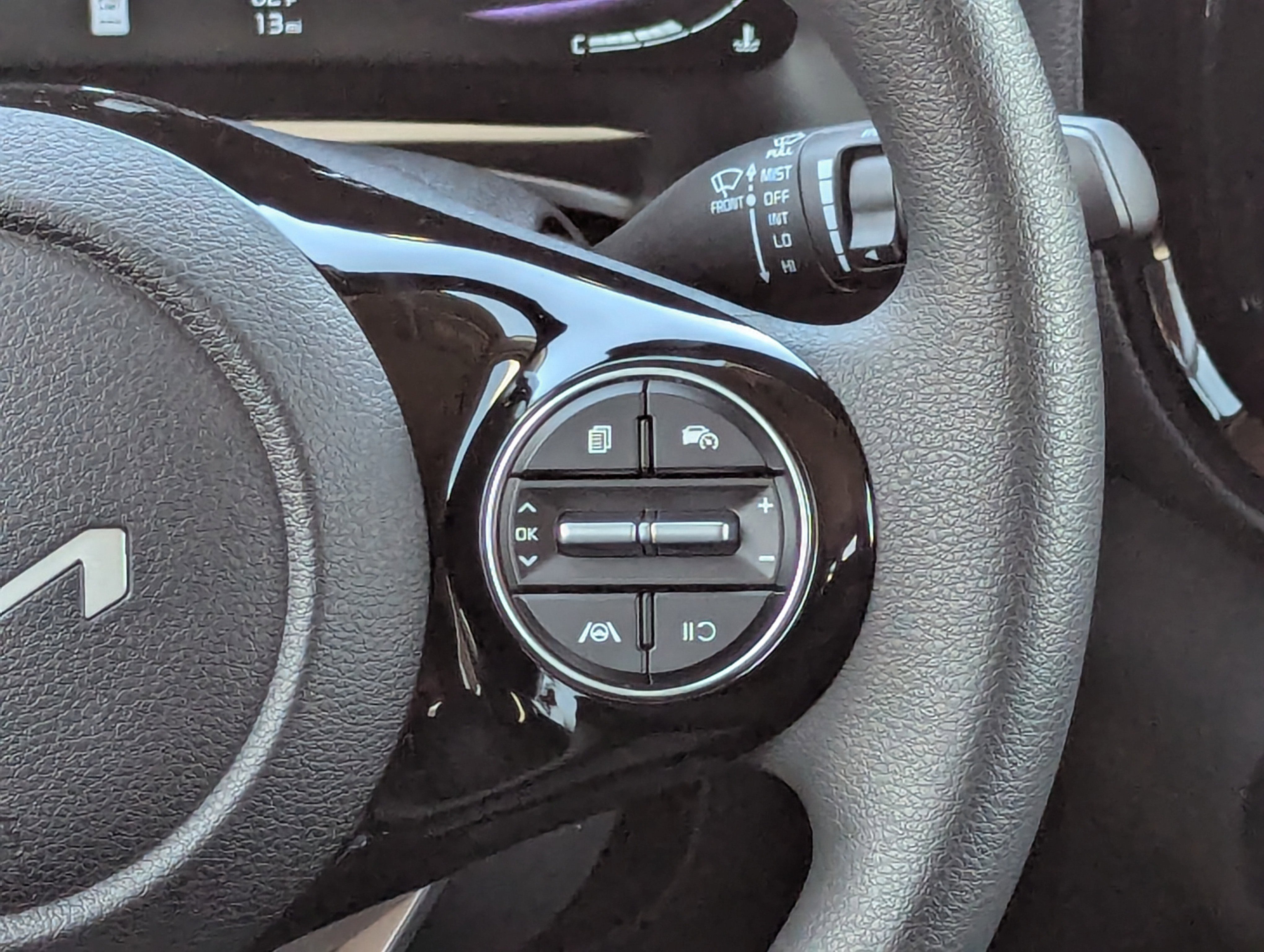 2025 Kia Soul S photo 3