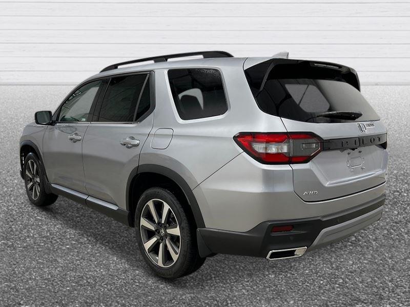 2025 Honda Pilot Touring photo 3