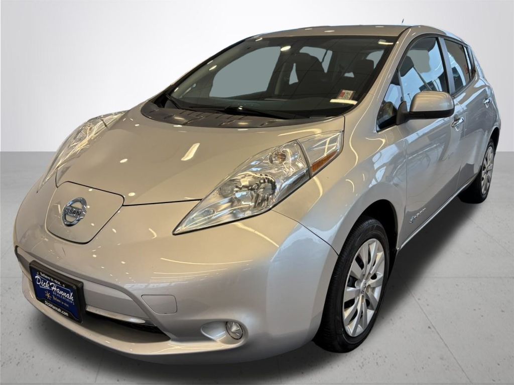 2016 Nissan Leaf S photo 2