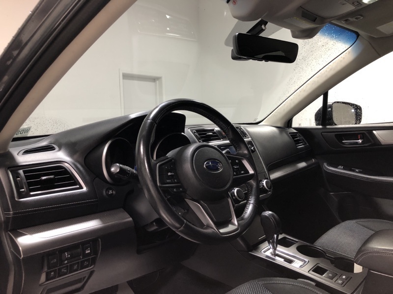2018 Subaru Outback 2.5i Premium photo 17