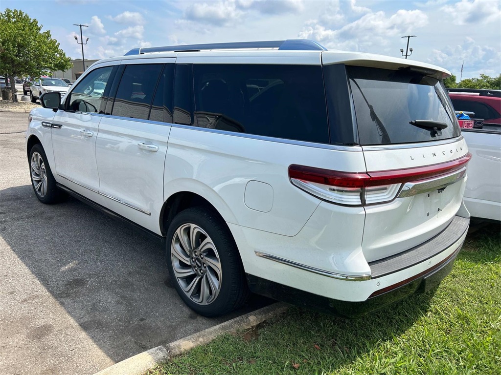 2024 Lincoln Navigator L Reserve photo 2