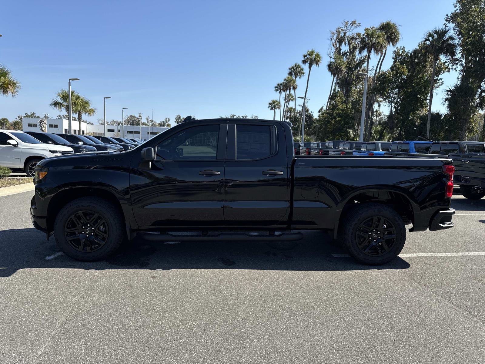 2026 Chevrolet Silverado 1500 Custom photo 2