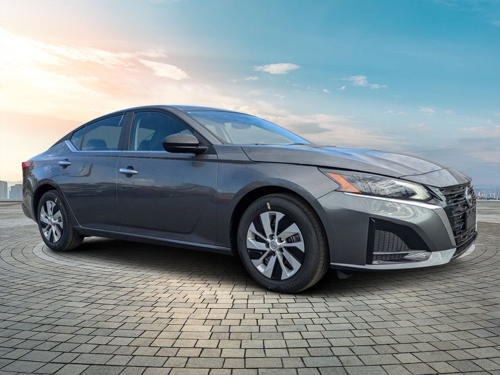 2025 Nissan Altima S's photo