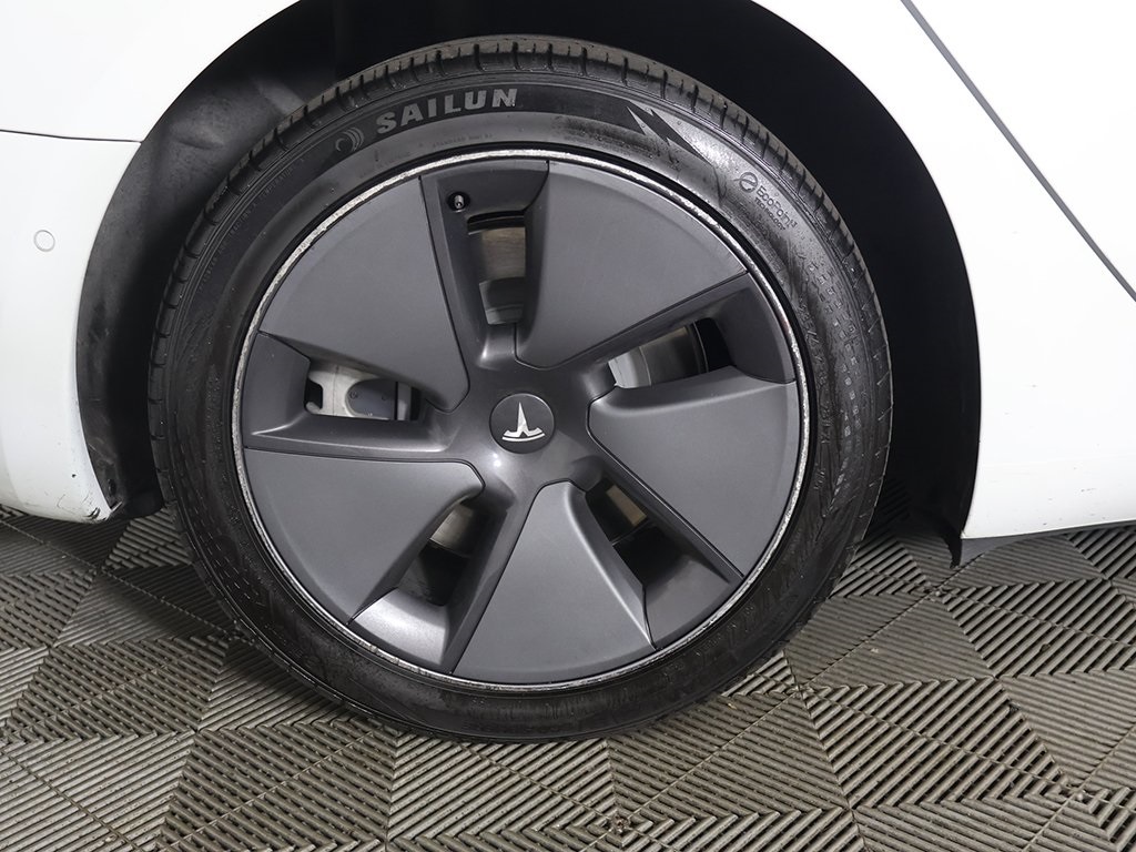 2021 Tesla Model 3 Standard Range Plus photo 13