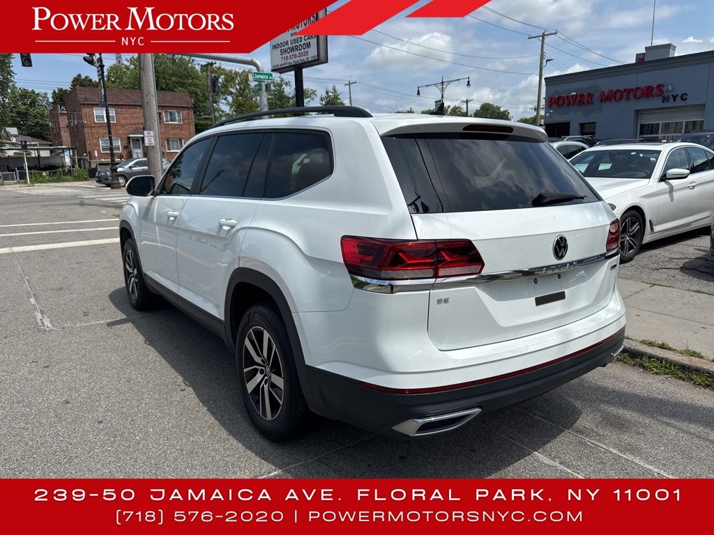 2022 Volkswagen Atlas SE photo 2