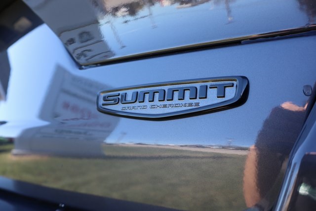 2025 Jeep Grand Cherokee Summit photo 32